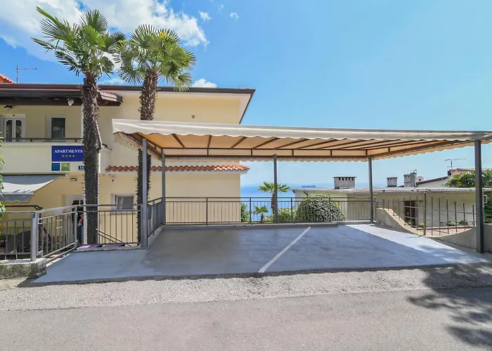 Grozic - A2 Apartman Abbázia